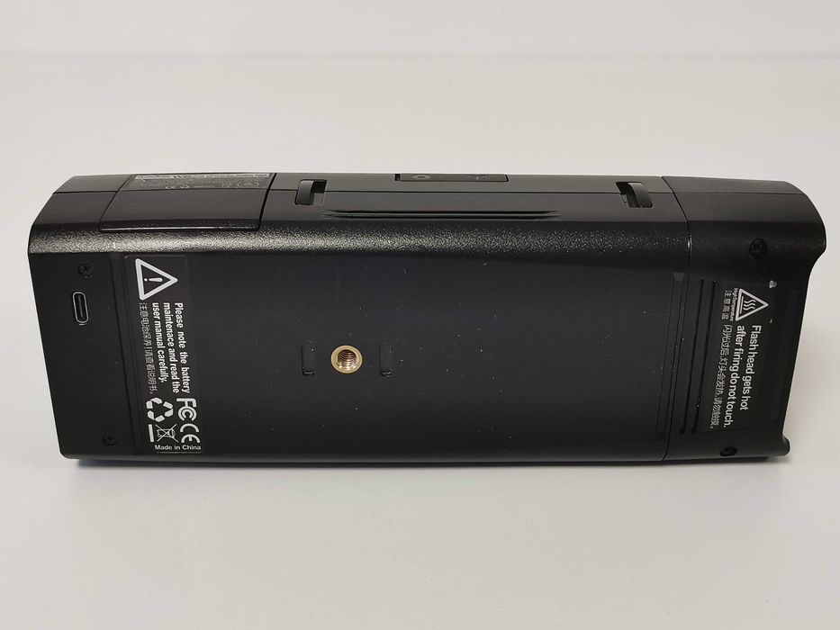 Преносима светкавица Godox AD200 Pro