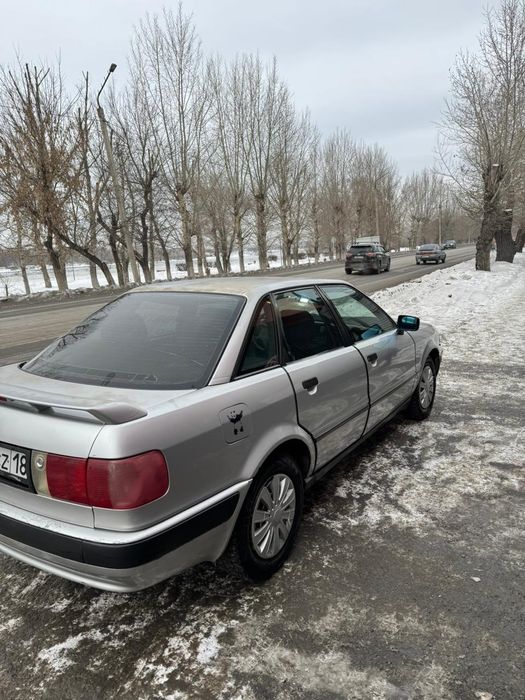 Ауди Б4 1992 года