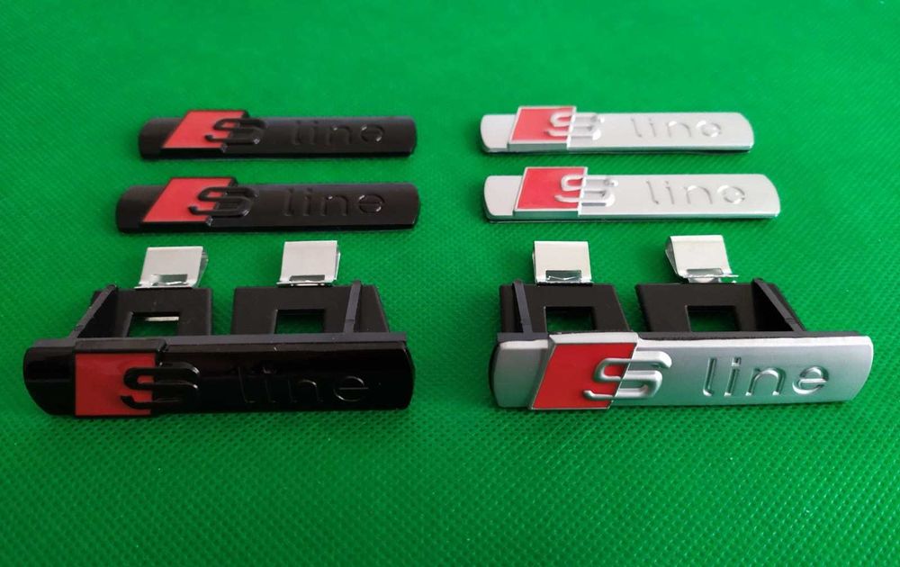 Eмлема Audi S line лого S-line RS / решетка / врати / волан сива черна