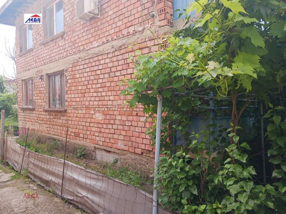 Етаж от къща, град Плевен, Лозенка