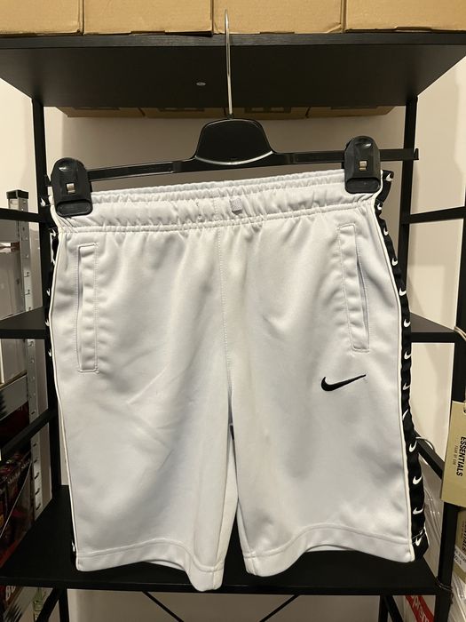 pantaloni nike scurti