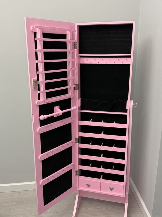 Зеркало-шкаф для украшений