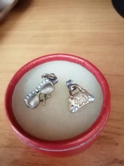 Эксклюзивные гвоздики серьги