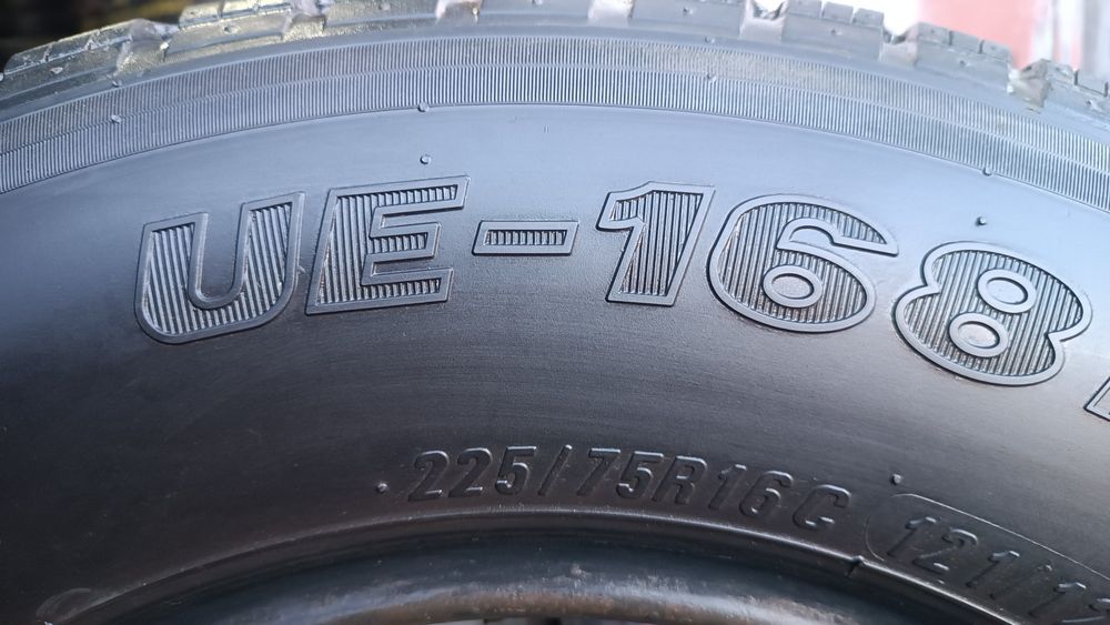 225/75/16 С Maxxis