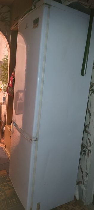 Продаю холодильник