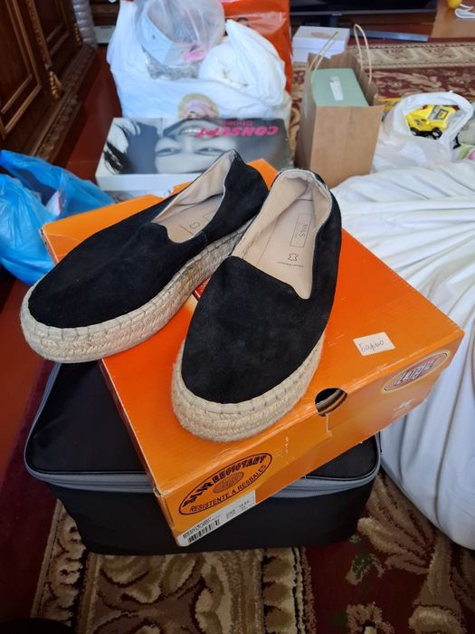 Продам обувь по 50000 сум