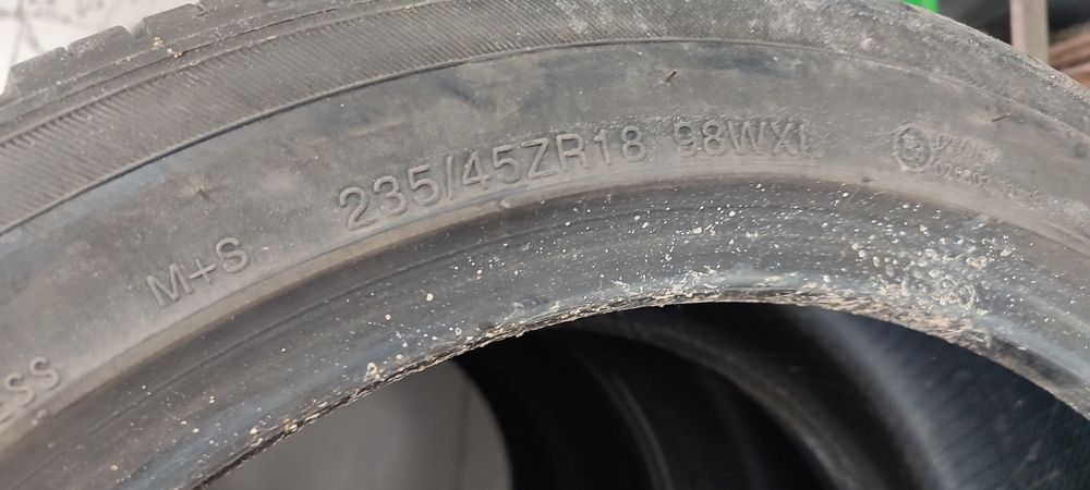 235/45/Р18 шина.