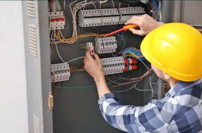 Электрик профыссанал 24/7 стаж 20 лет допуск 2000 волт