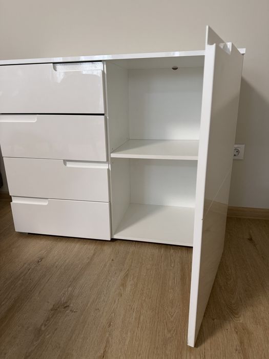 Бяла Комод Муун 1 врата и 4 чекмеджета