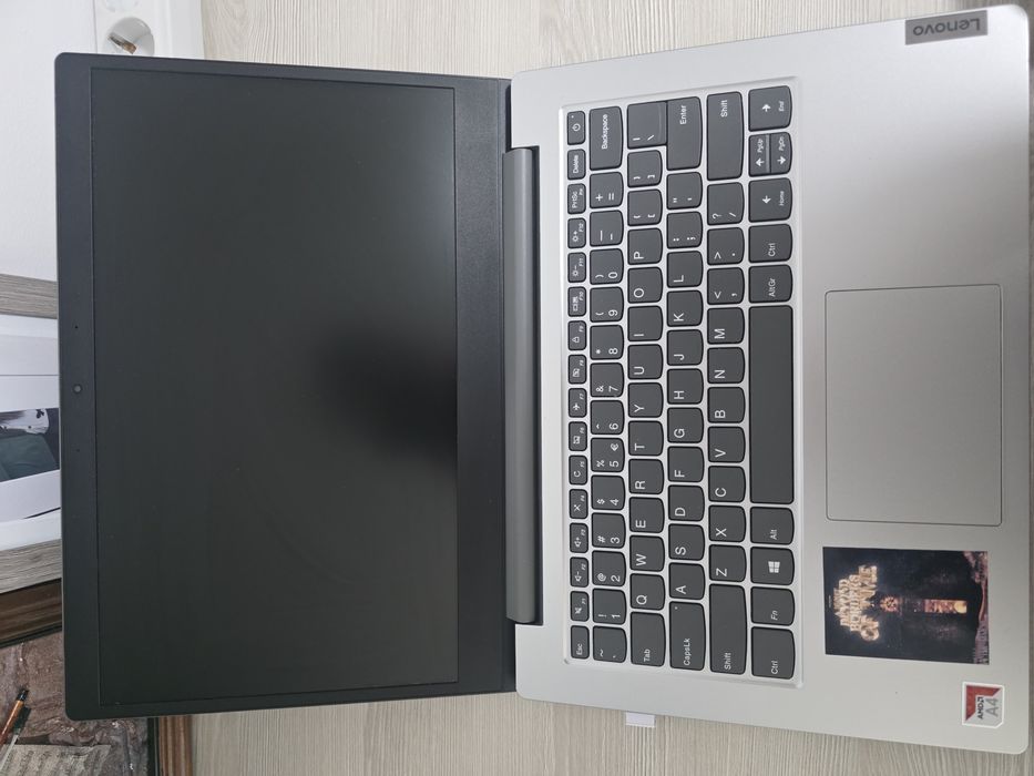 Laptop Lenovo Ideapad Slim 1
