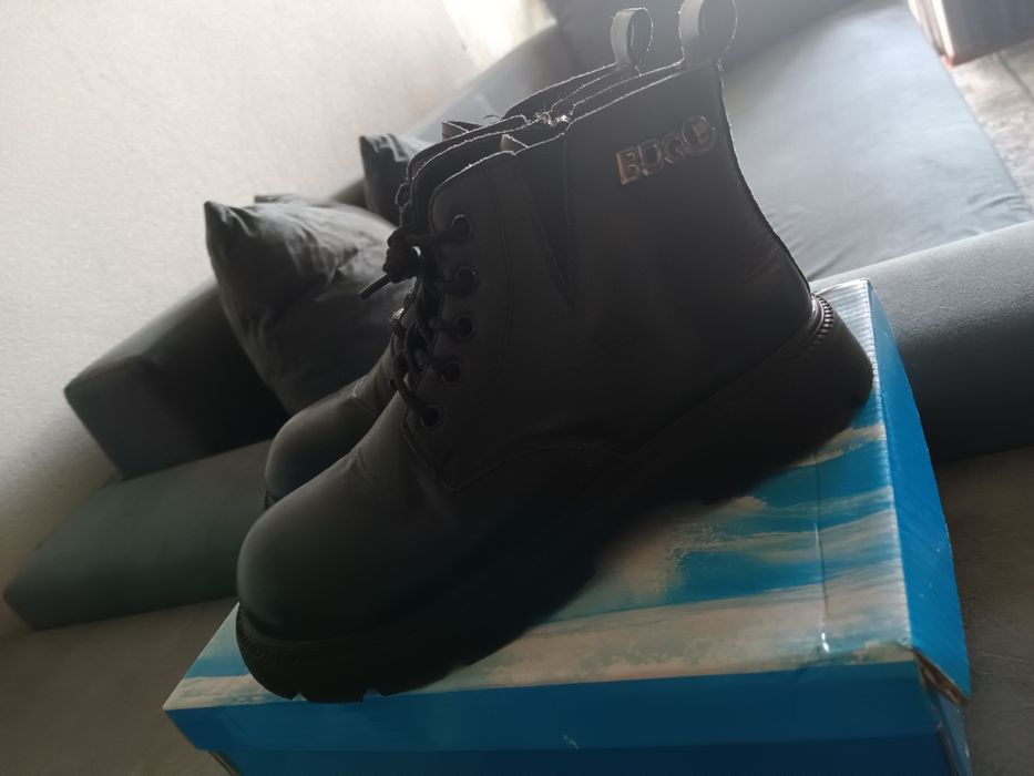 Продам детскую обувь!!