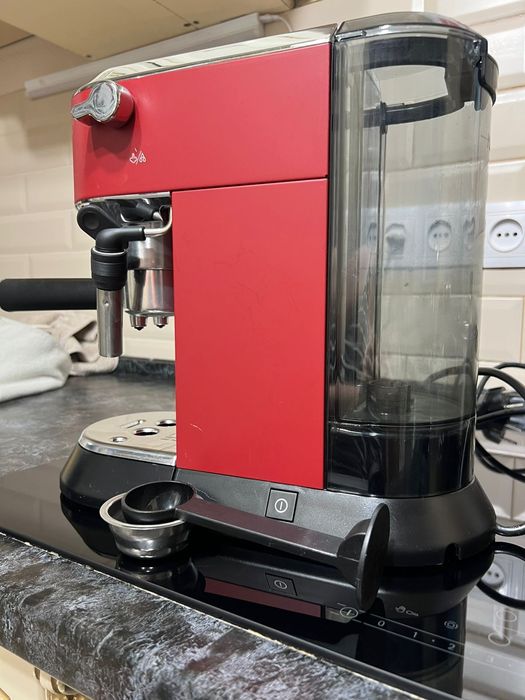 Кофеварка Delonghi