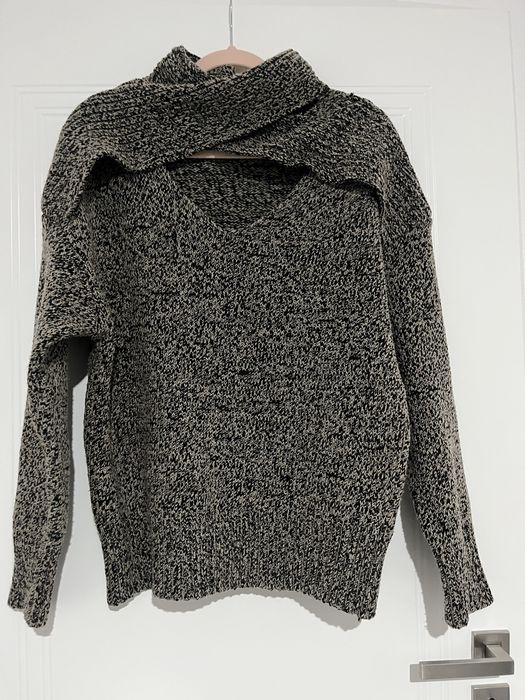 Pulover Zara.