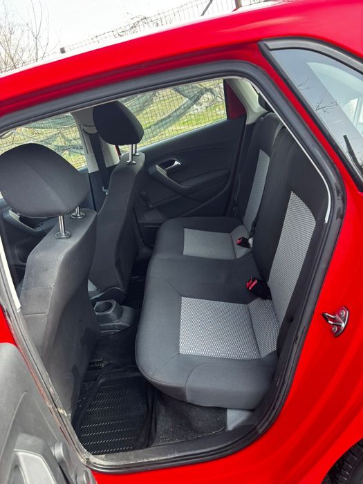 Vând Volkswagen Polo