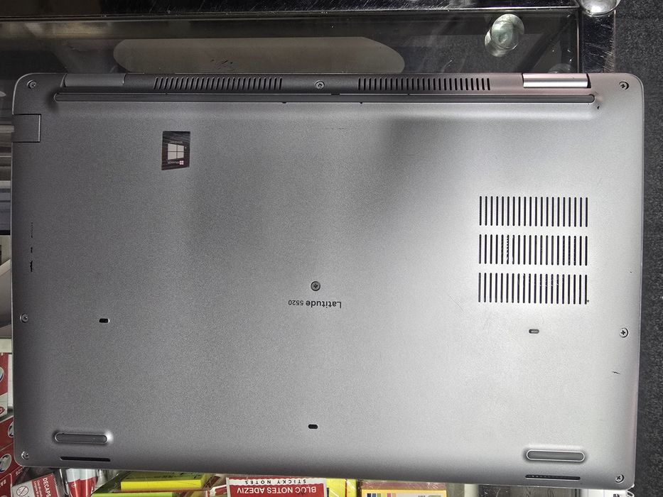 Laptop dell i7 gen11 8gb ram 512 ssd win11 oem