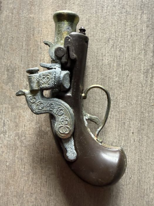 Pistol in miniatura