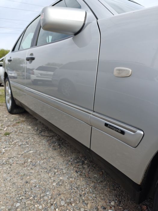 Мерс 210 лупарик