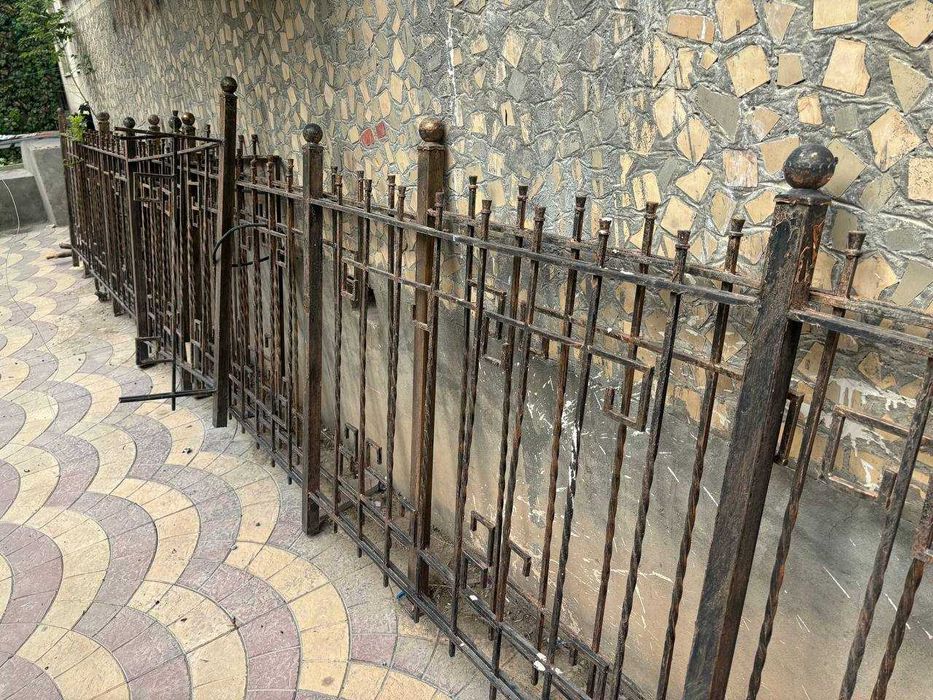 Металлические решётки.