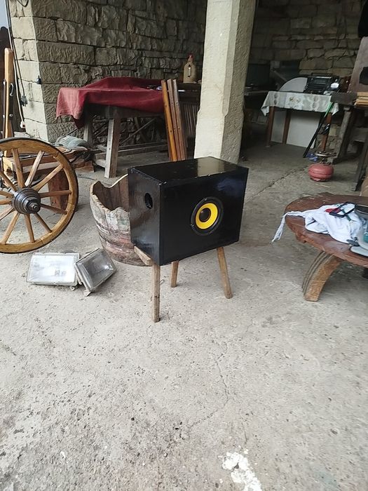 Субуфер за кола.