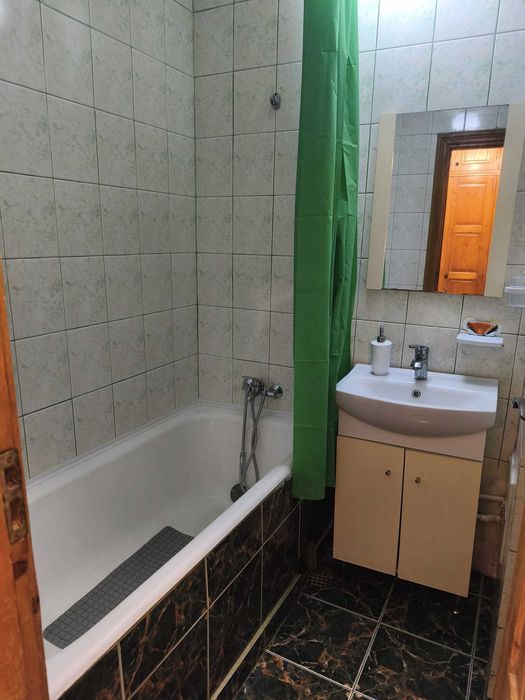 Proprietar, închiriez garsoniera cu contract Anaf _ zona Sineasca