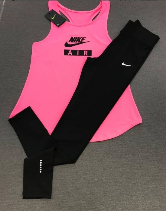 Дамски спортен комплект