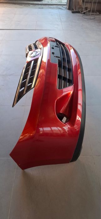 Продам бампер Nissan Tiida