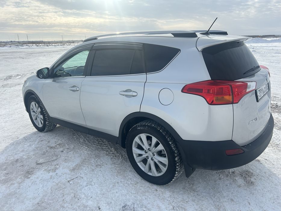 Продам автомобиль TOYOTA RAV4