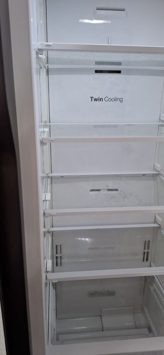 Продам холодильник Самсунг.