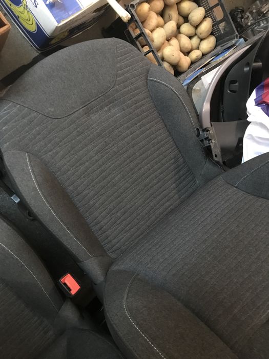 Предни седалки за Ситроен Ц3 Citroen C3