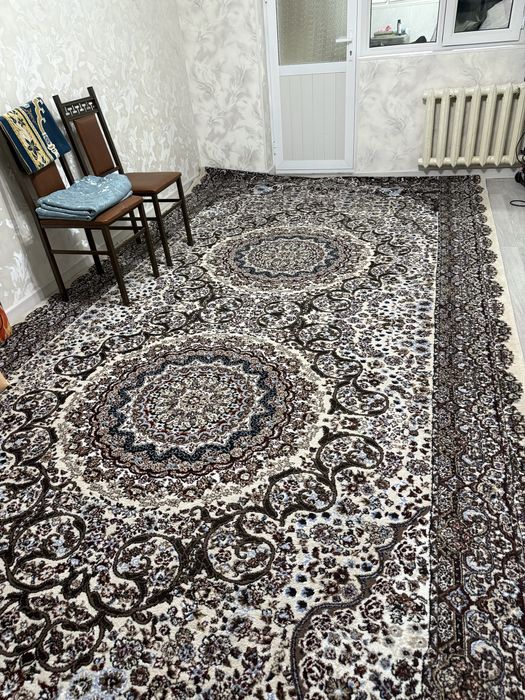 Продаётся ковёр в хорошом состоянии
