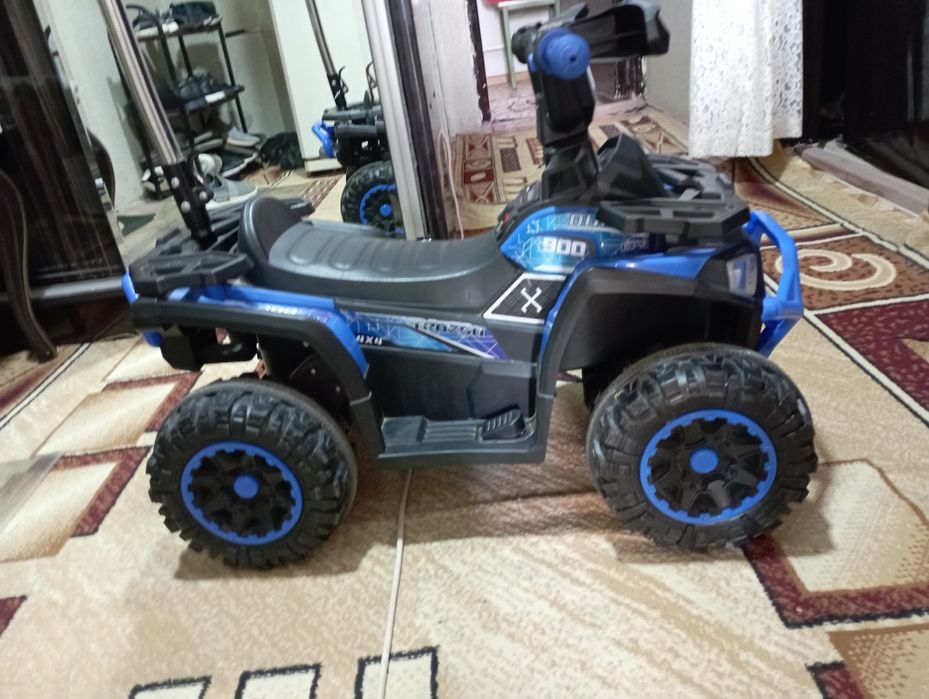 Detskiy kvadradsikl 2:4 let