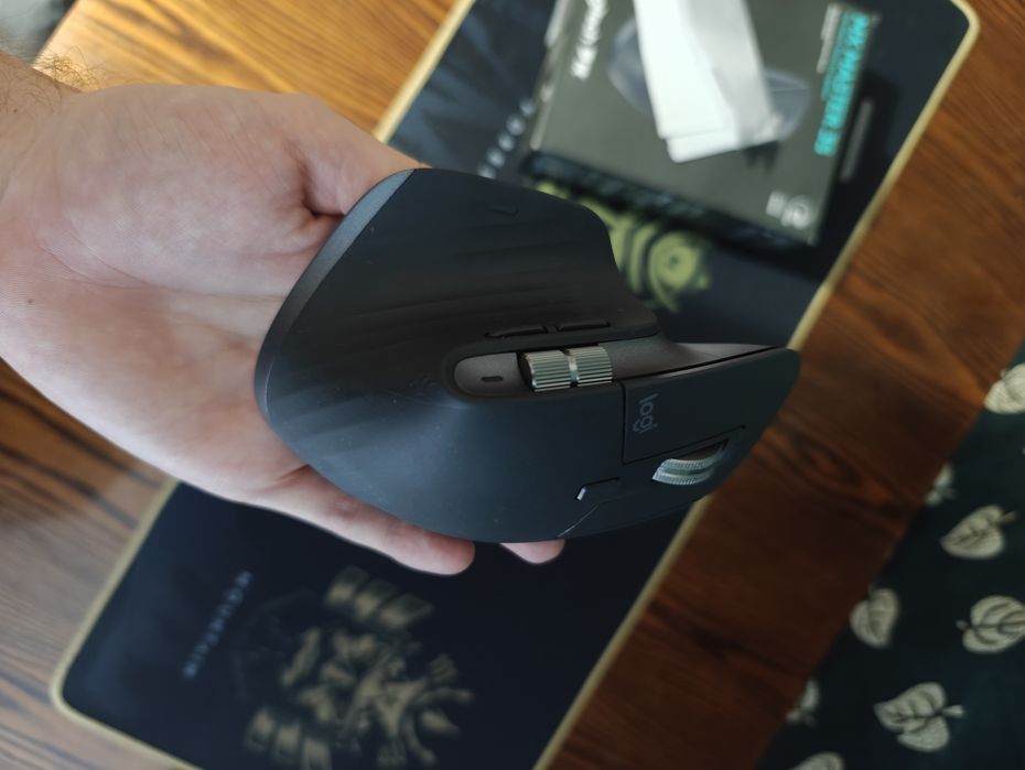 Мышка Logitech MX master 3s + коврик