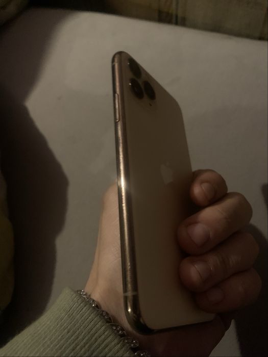 iPhone 11 pro gold