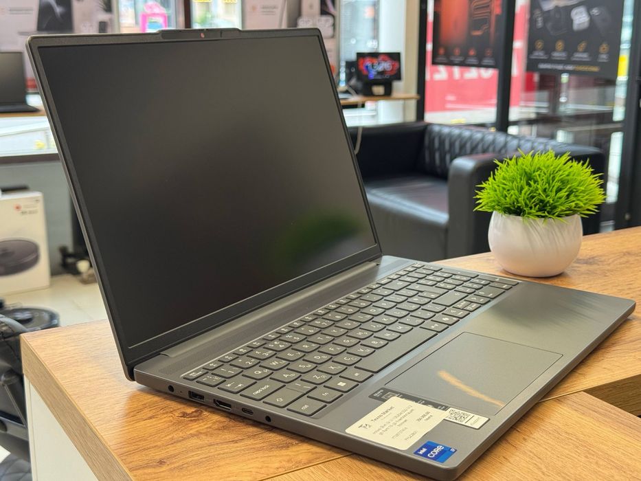 Lenovo ideapad Slim i3 NEW