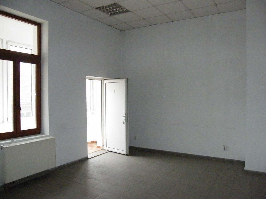 De inchiriat spatii de birou in centrul Aradului , blvd Revolutiei