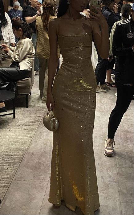 золотистое вечернее платье