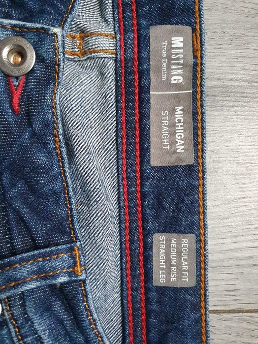 Blugi MUSTANG "Michigan" Straight - Marime W33 L32 (Talie 88 cm)