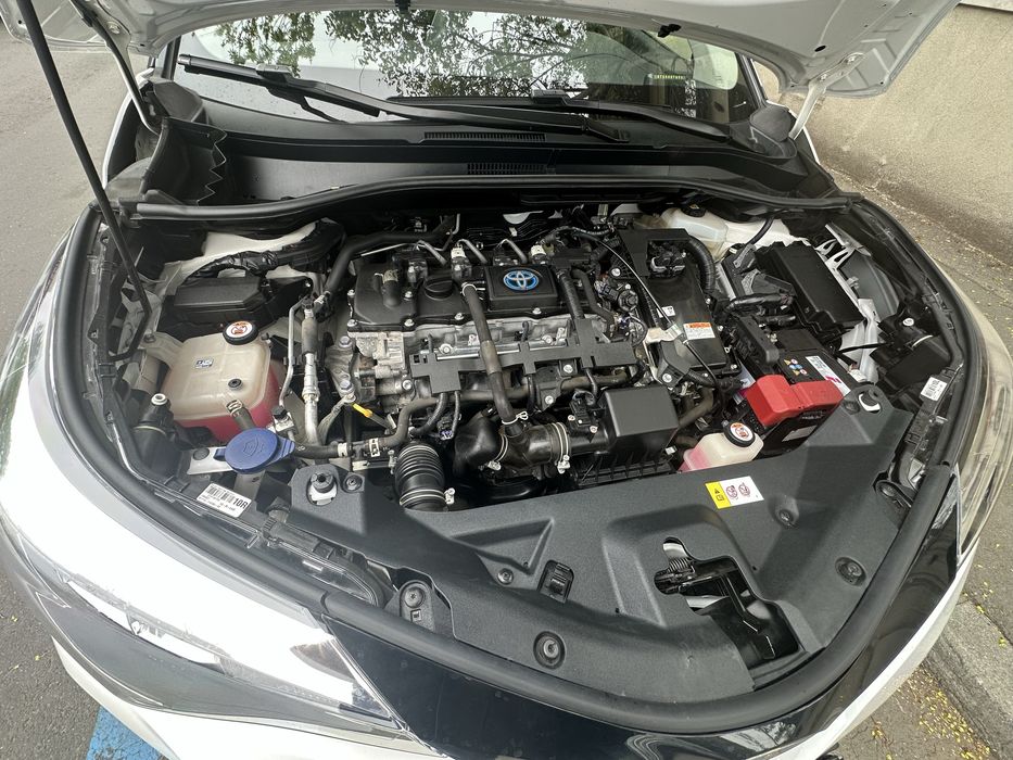 Toyota C-HR CHR hybrid hibrid 1.8