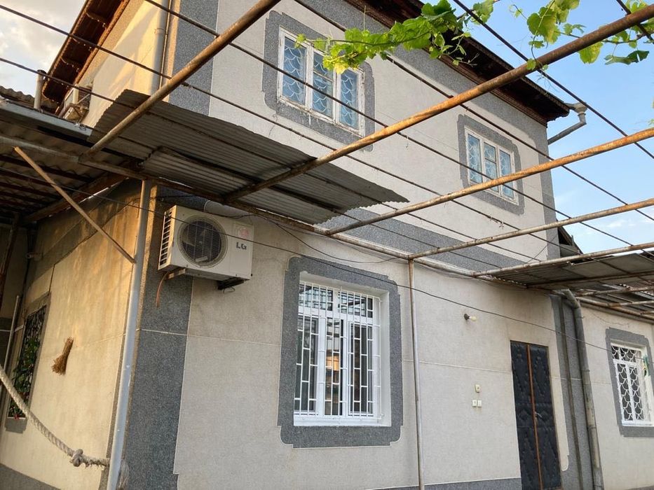 Дом на земле,двухэтажный большой. uy sotiladi.Уй сотилади