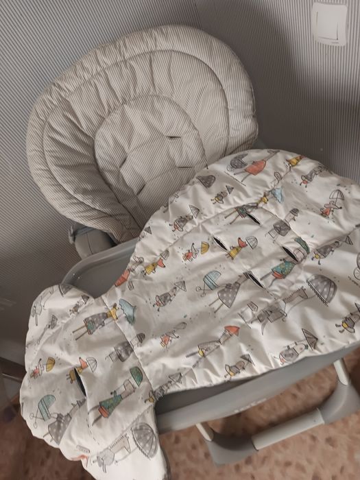 Детский стол для кормления