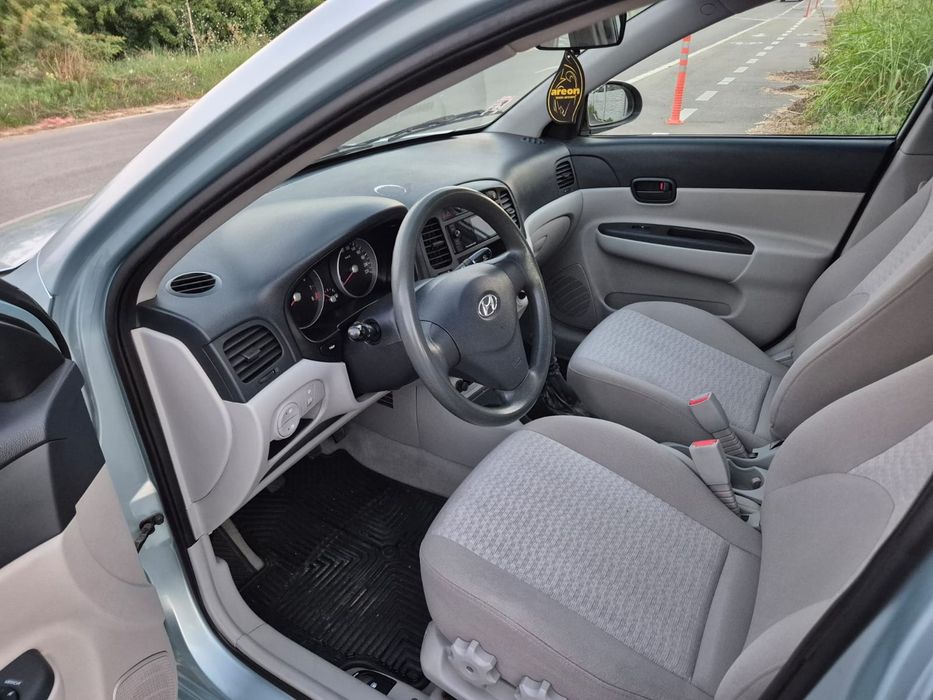 Hyundai ACCENT 1.6 BENZINA Aer Condiționat