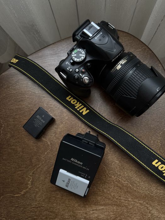 Nikon D5200 + 18–105 VR