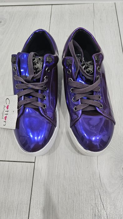 Продам Кроссовки