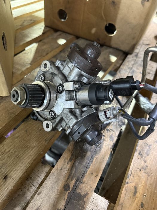 горивна помпа високо налягане Bosch за Audi / VW / Porsche 3.0 TDI. 059 130 755 CC