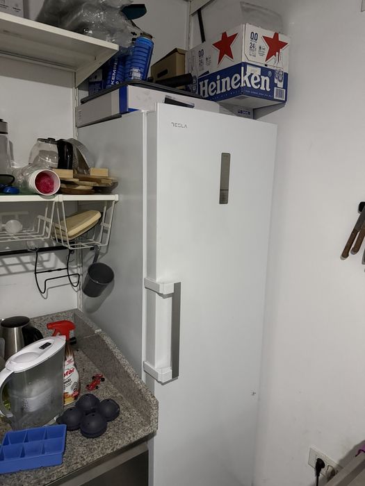 Vand utilaje HORECA grill pe gaz,masa rece, spalator vase, lada frigorifica, grill pe gaz, friteuza, se pot vedea in Pipera