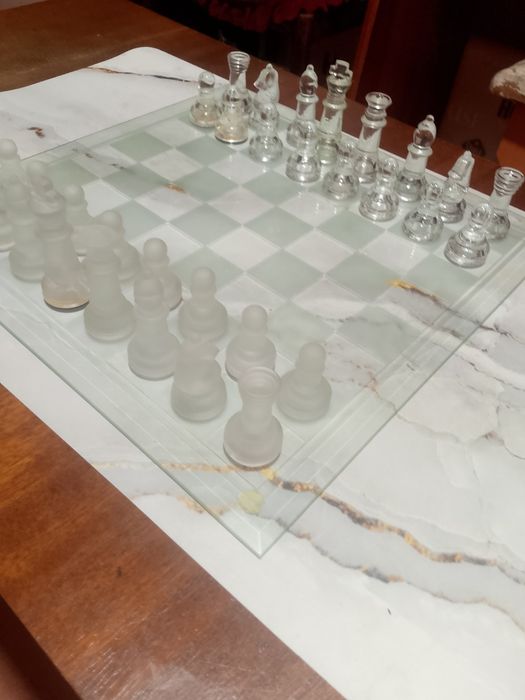 Стеклянные шахматы импортные