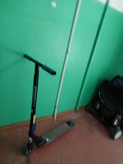 Продается самокат трюковый