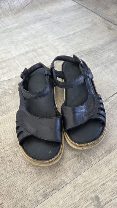 Продам кеды и балетки