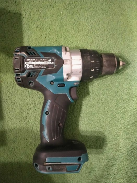 Шуруповерт Макита