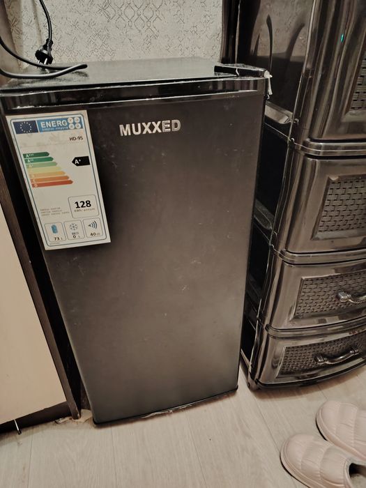 Продам мини холодильник. Б/у в отличном состоянии.